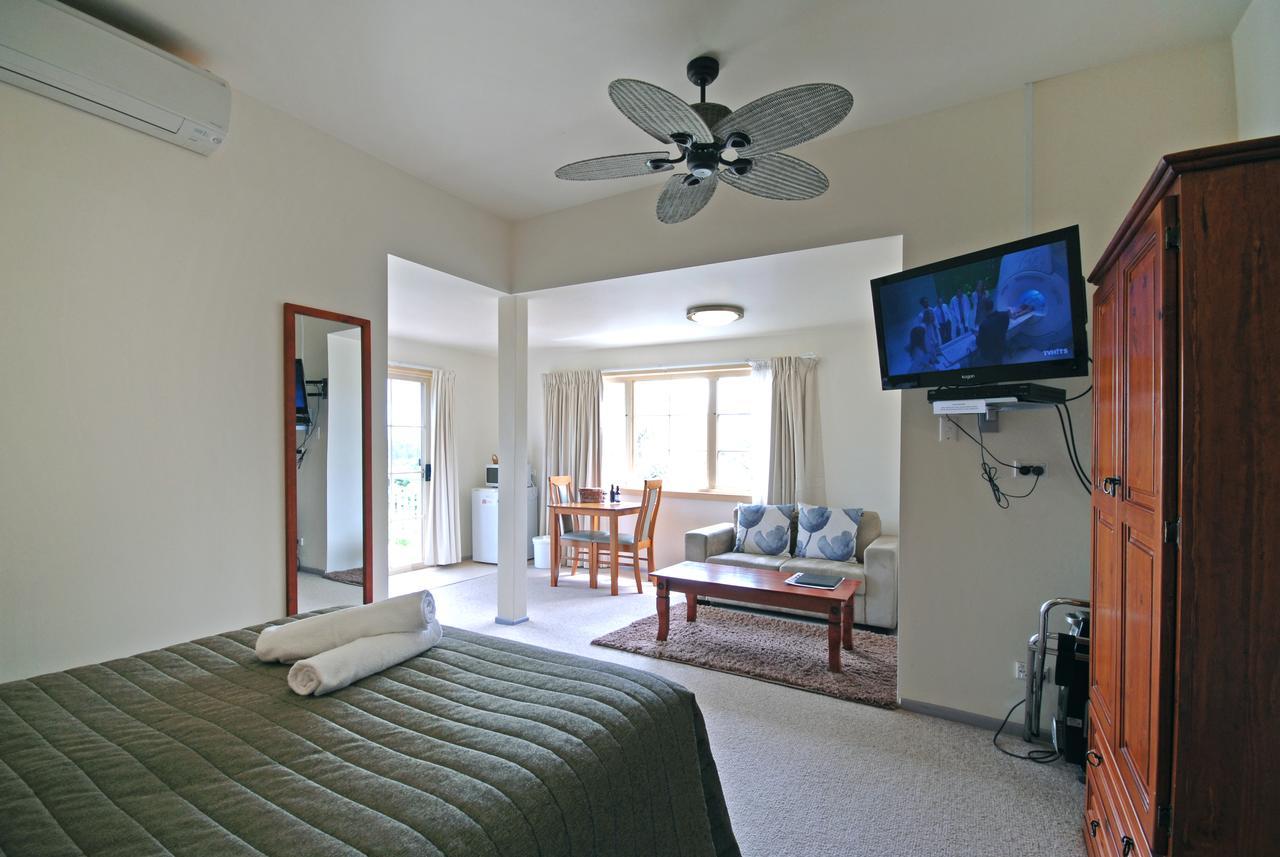 Riverview Boutique Motel Намбакка-Хедс Экстерьер фото
