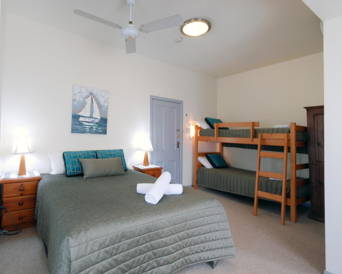 Riverview Boutique Motel Намбакка-Хедс Экстерьер фото