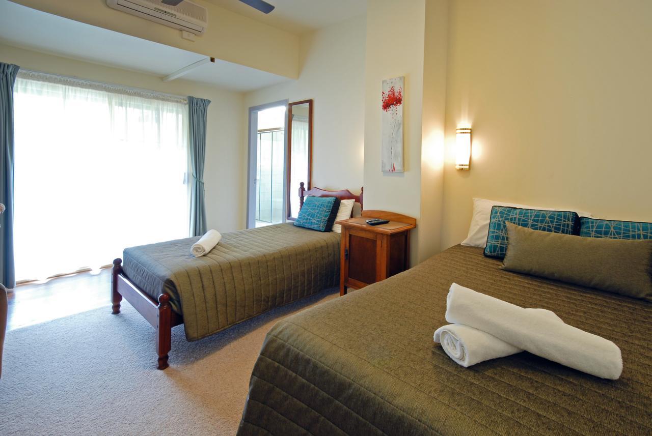 Riverview Boutique Motel Намбакка-Хедс Экстерьер фото